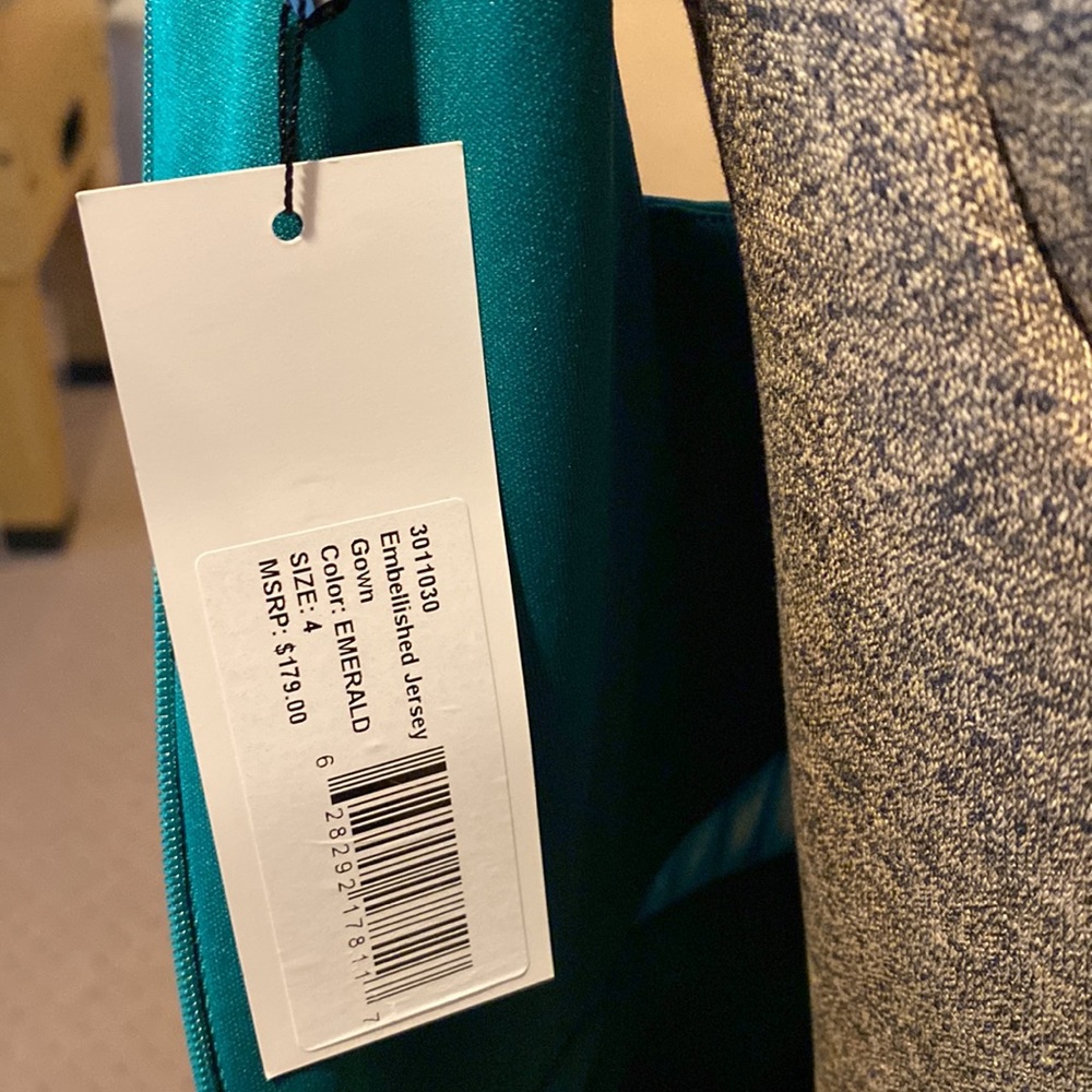 Halston Heritage Green V-Neck Maxi Dress with Embellished Waist - Picture 9 of 9